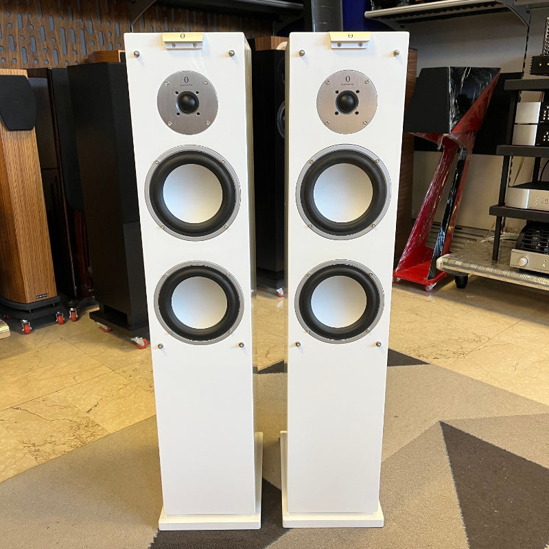 Audiovector X3 White (USATO)