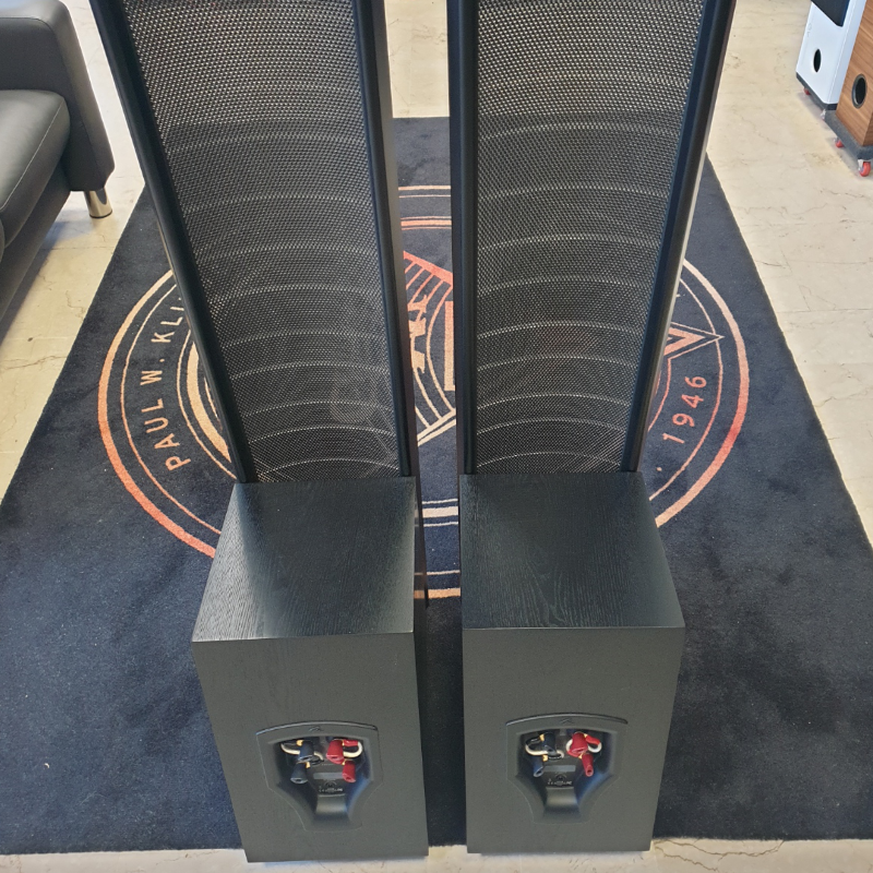 Martin Logan Theos (USATO)