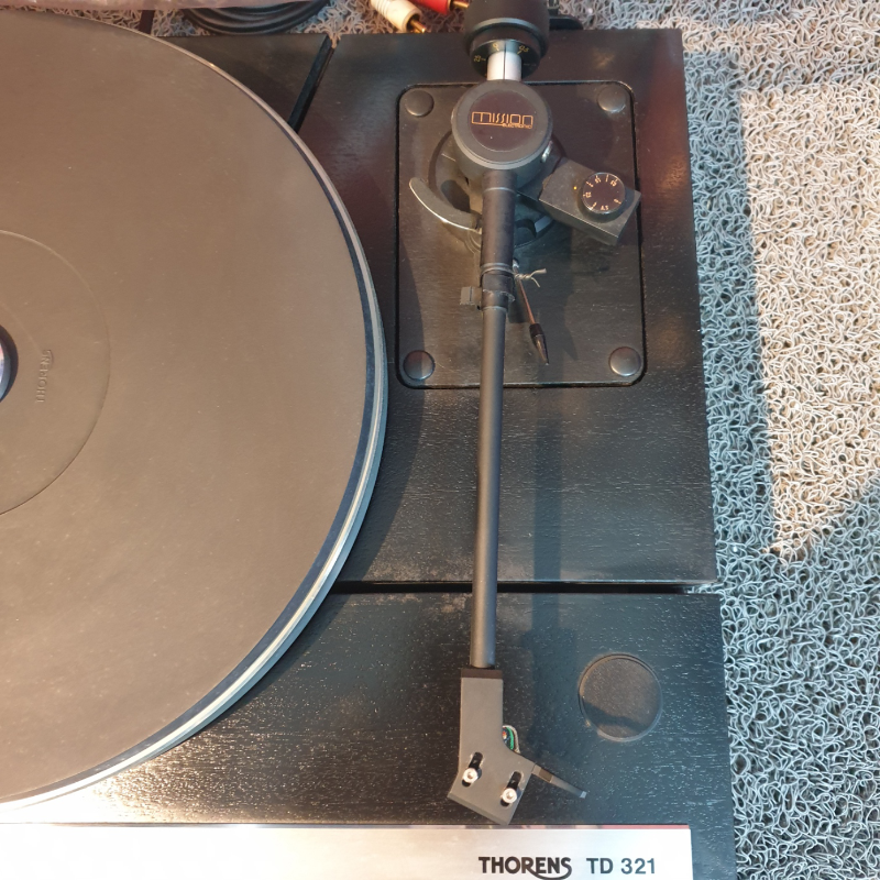 Thorens TD-321 + Braccio Mission (USATO)