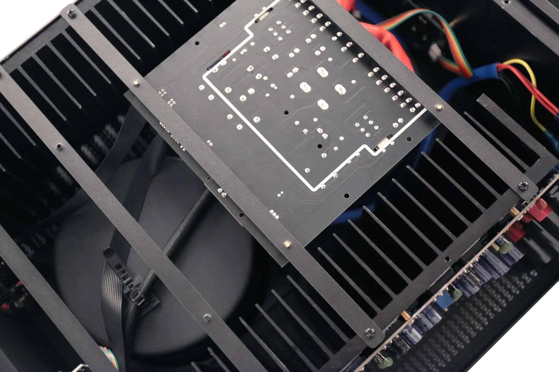 Iotavx AVXP 2-840 Amplificatore Finale (580W 8Ω, 2 canali)